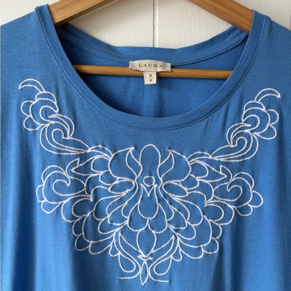 Laura Blue Embroidered Top | Size Medium - Picture 4 of 6